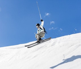 官方娱乐平台-拜仁神奇替补，20分钟逆转战局，泰山防线崩盘之殇，拜仁替补奇兵20分钟逆转，泰山防线崩盘之殇