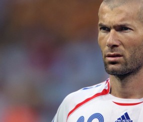 官方娱乐平台-王座旁的呐喊，当哈兰德情绪失控，德布劳内水瓶碎裂，曼城冠军之魂何去何从？王座旁的不安，哈兰德失控、德布劳内水瓶碎裂，曼城冠军之魂何去何从？