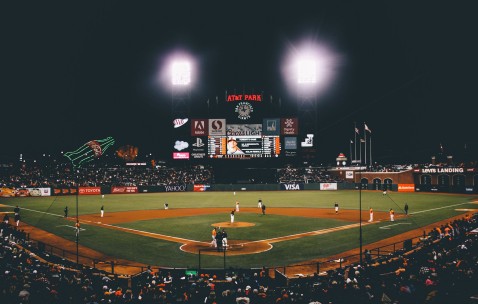 开云体育平台-铁腕新规冲击波！NBA官方力推詹姆斯新规，热火公开呛声引发争议狂潮，詹姆斯新规遭热火公开炮轰，NBA联盟陷争议漩涡