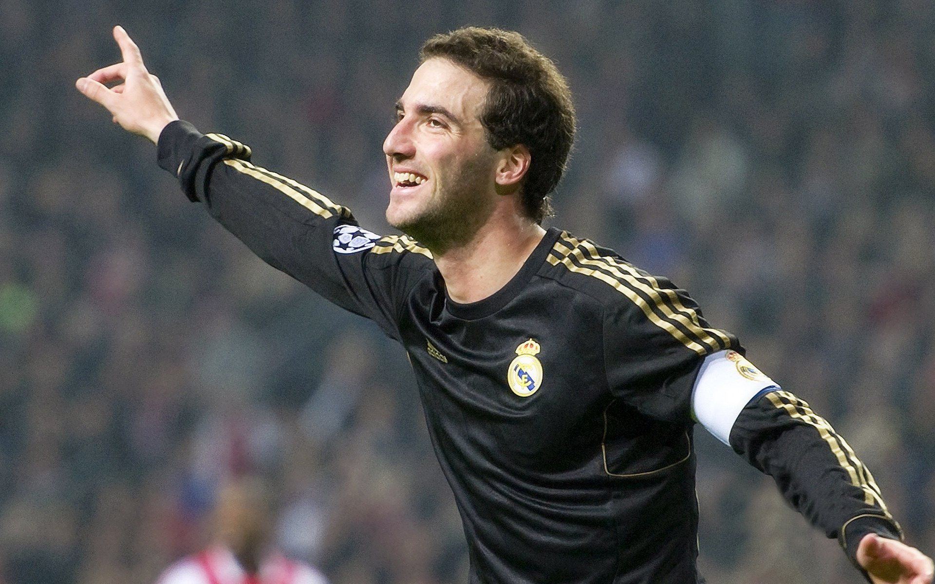 魔幻之夜，维尼修斯客串门将零封姆巴佩，赛后荣膺全场最佳，魔幻之夜！维尼修斯客串门将零封姆巴佩，荣膺全场最佳